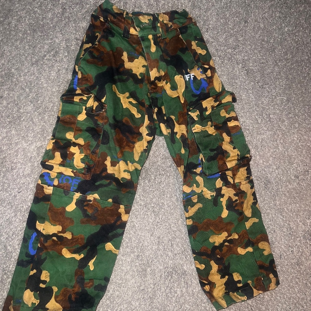 Off-White Camouflage pants (4T)